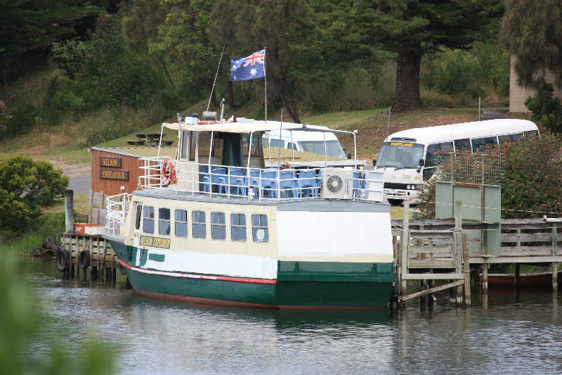 boat cruise glenelg