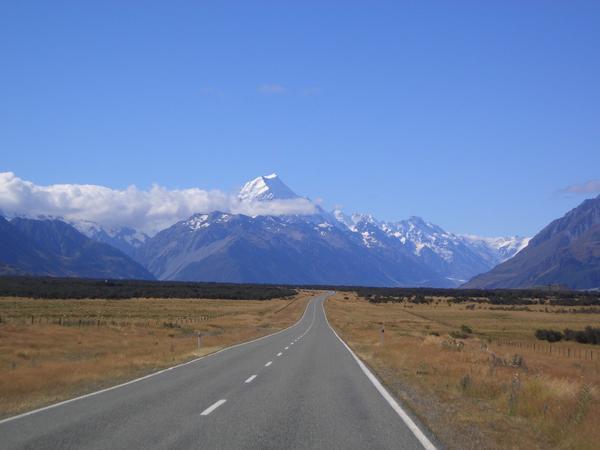 pretty road to Mount Cook