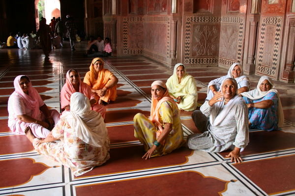 Ladies' sit in by the Taj