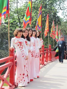 Bridesmaids, Hanoi