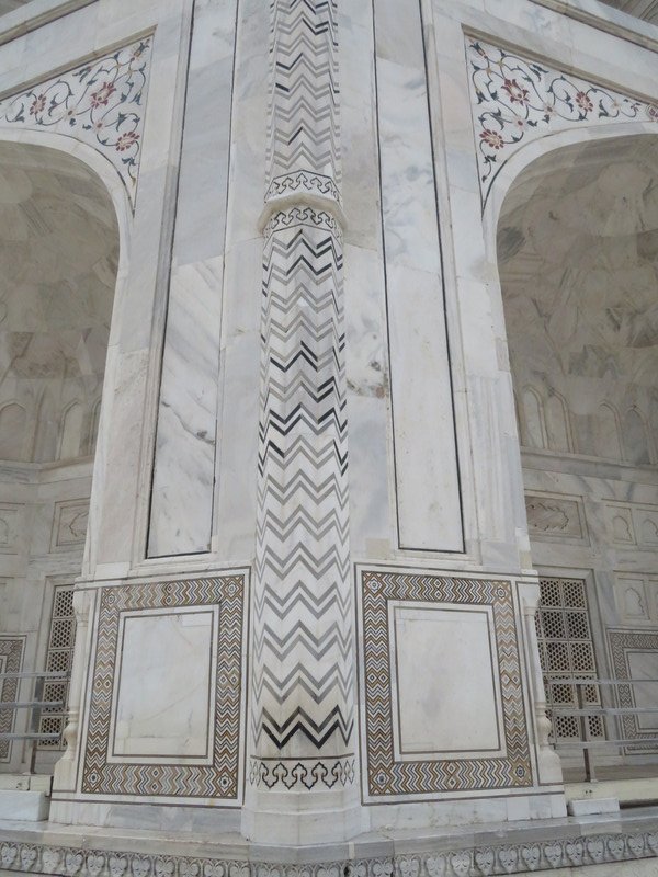 The Taj Mahal corner detail