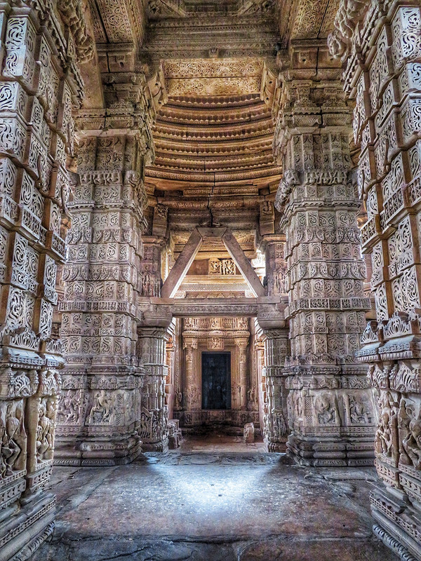 Sasbahu Temple - Inside the larger one