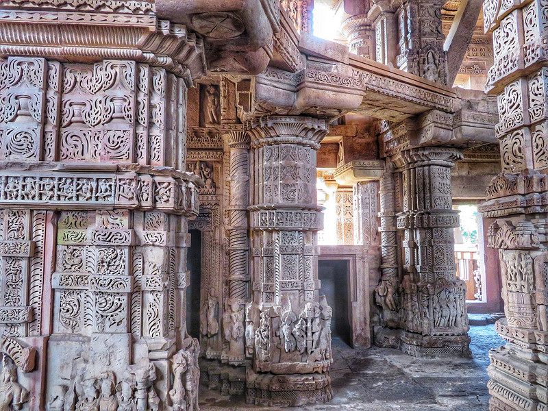 Sasbahu Temple - Inside the larger one