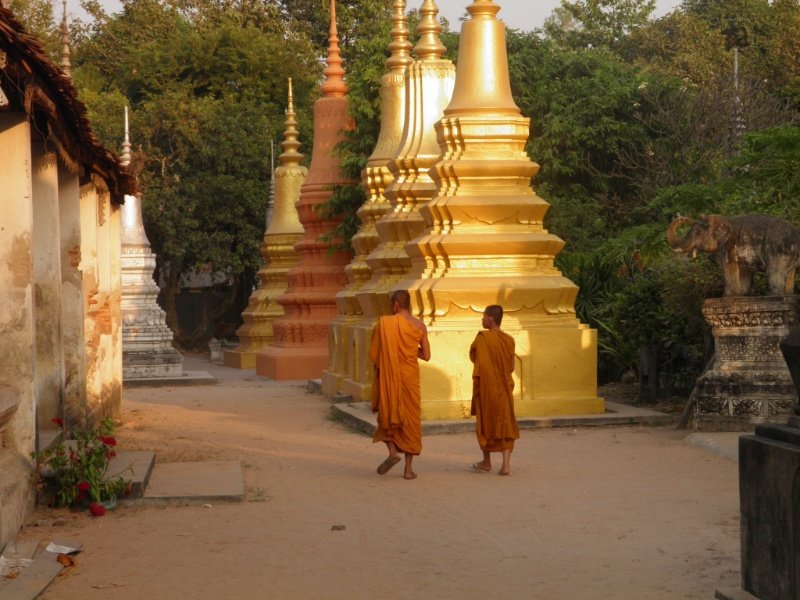 Monks at Wat Bo