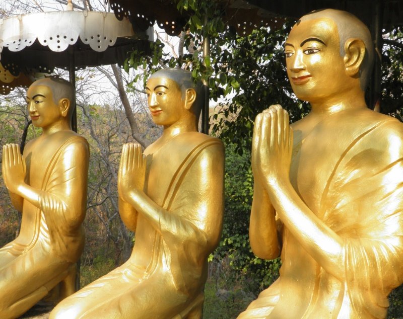 Gold Buddha Statues