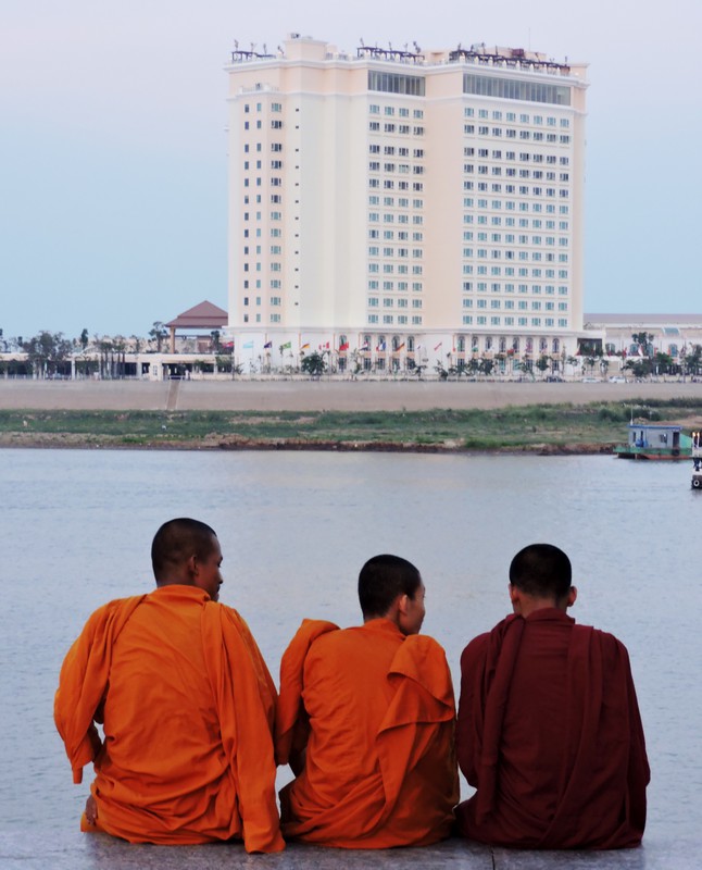 Three Monks on Sisowath Quay