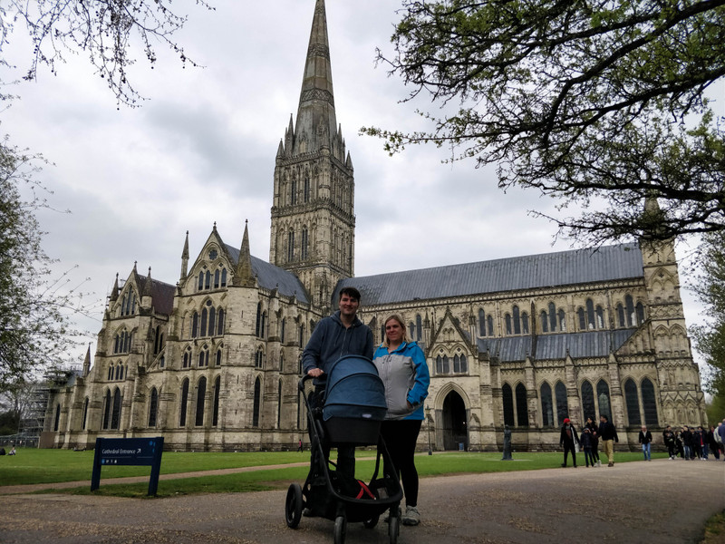 Family picture with Salisbury cathedral 