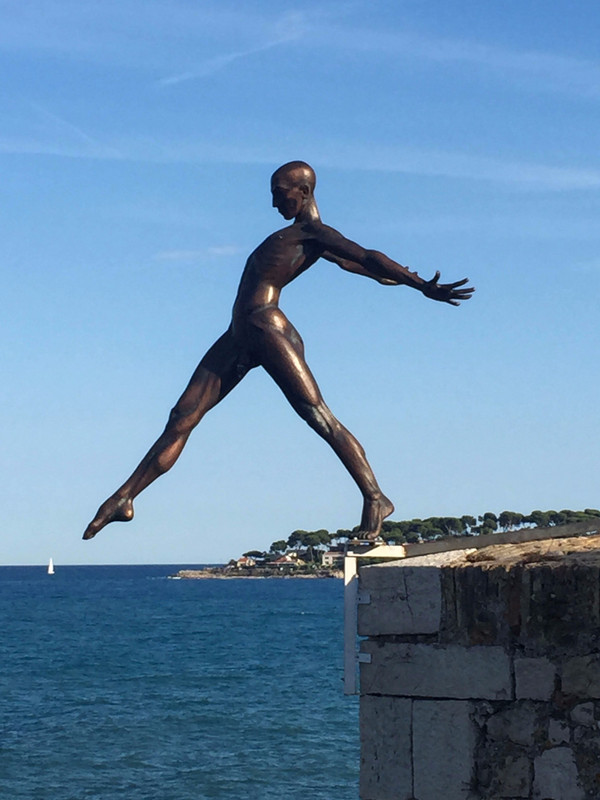 These statues are all over Antibes