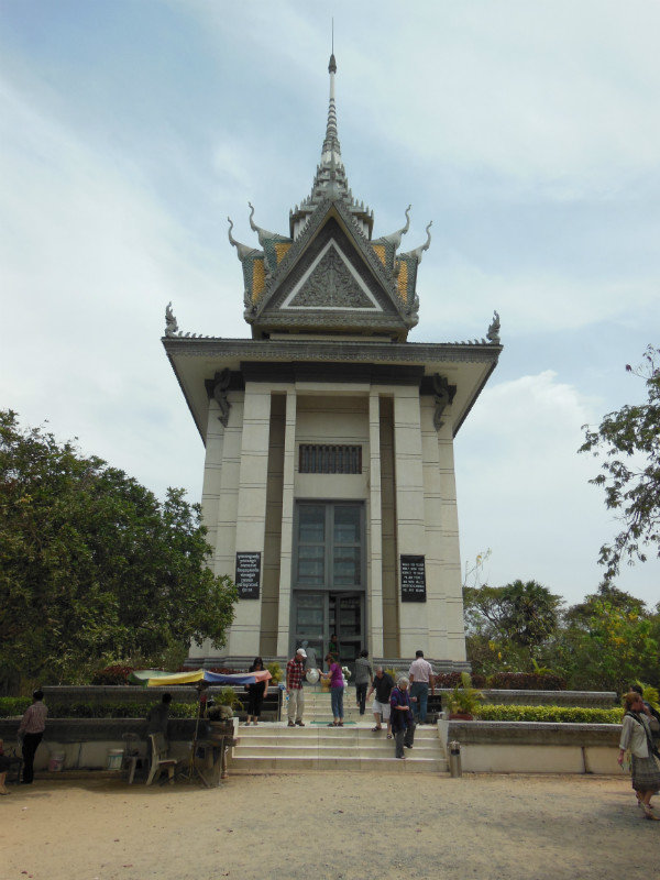 Memorial to the thousands who died at Choeung Ek