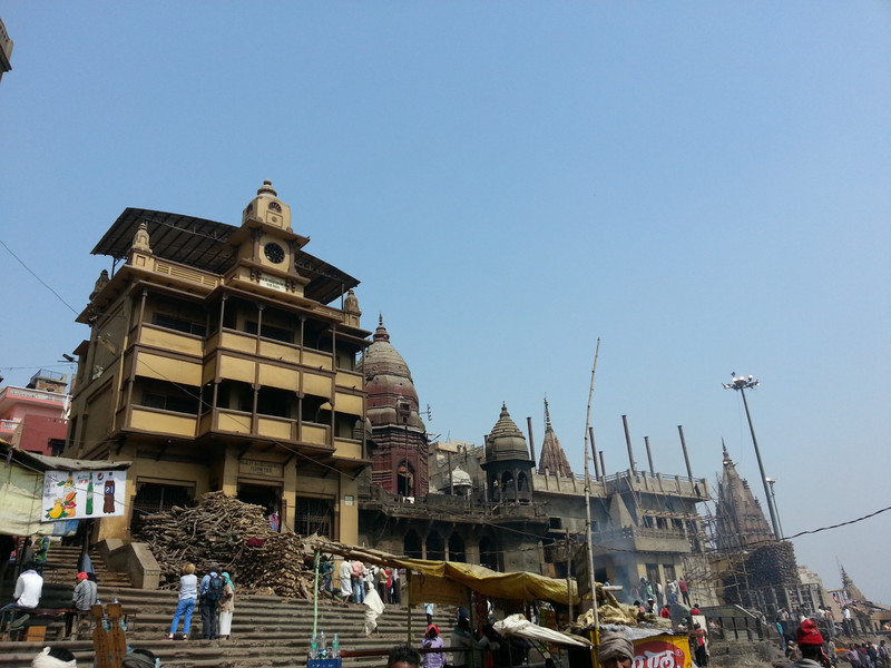 Buildings around the burning Ghat