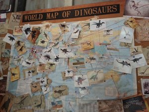 World map of dinosaurs