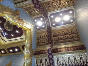 Ceiling above the Golden Buddha