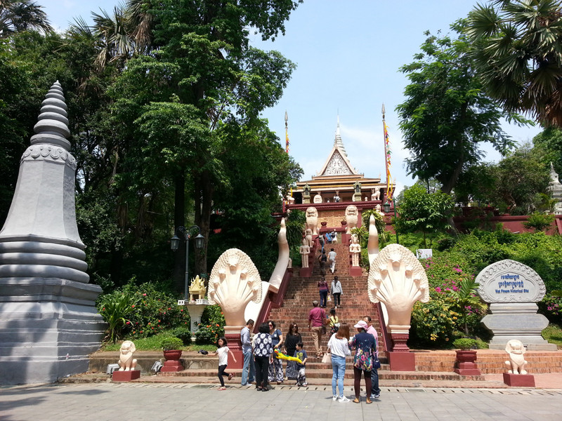 Heading up to Wat Phnom 