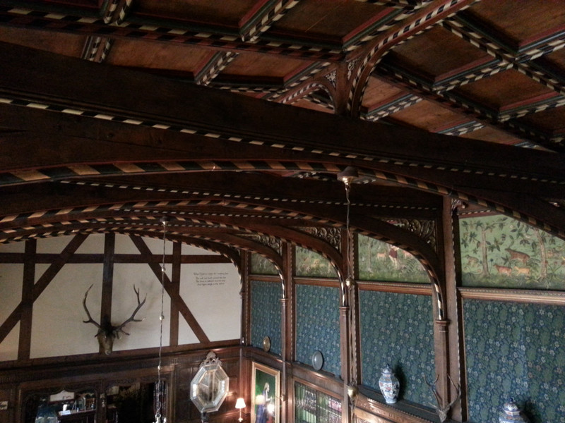 Close up to the ceiling in the parlour