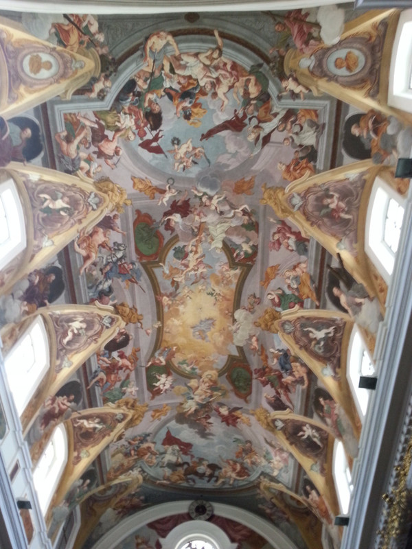 Amazing ceiling