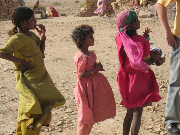 Desert children asking for money