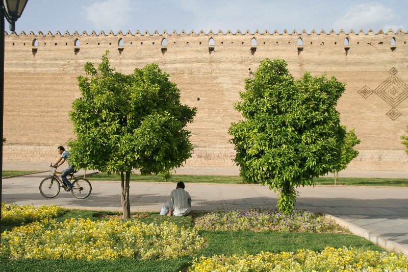 Around the Karim Khan fortress