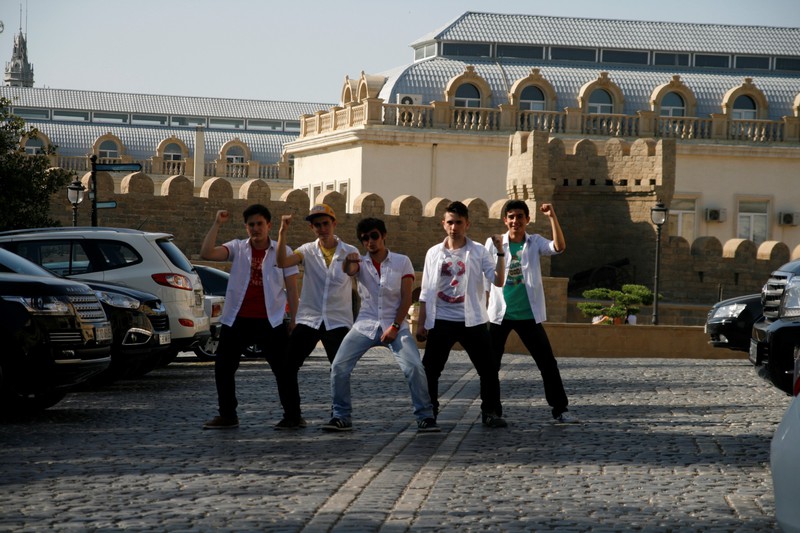 Random group of Azeri guys that decided to spontaneously pose in a boyband pose