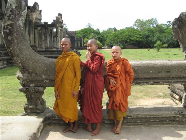 נזירים באנגקור וואט