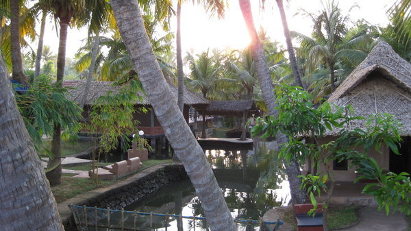 Kerala backwaters hotel