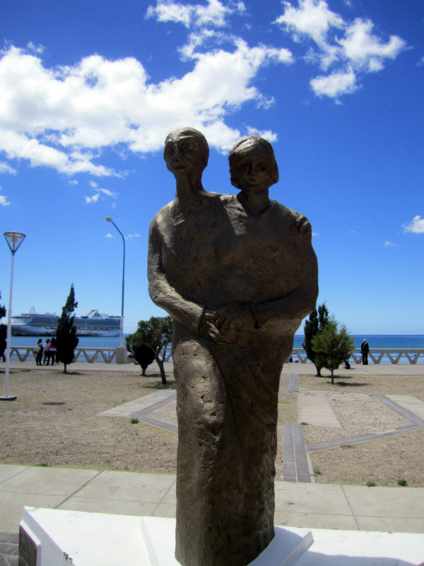 Statue dedicated to the elderly