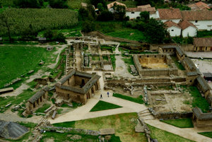 This is an overhead view of a typical Inca housing pod layout
