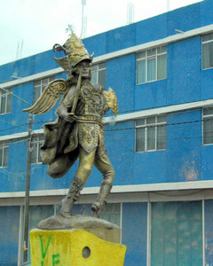 Central city Inca statue