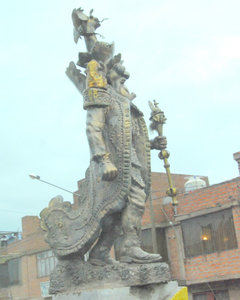 Central city Inca statue-002
