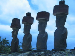 Shadowy Moai ....