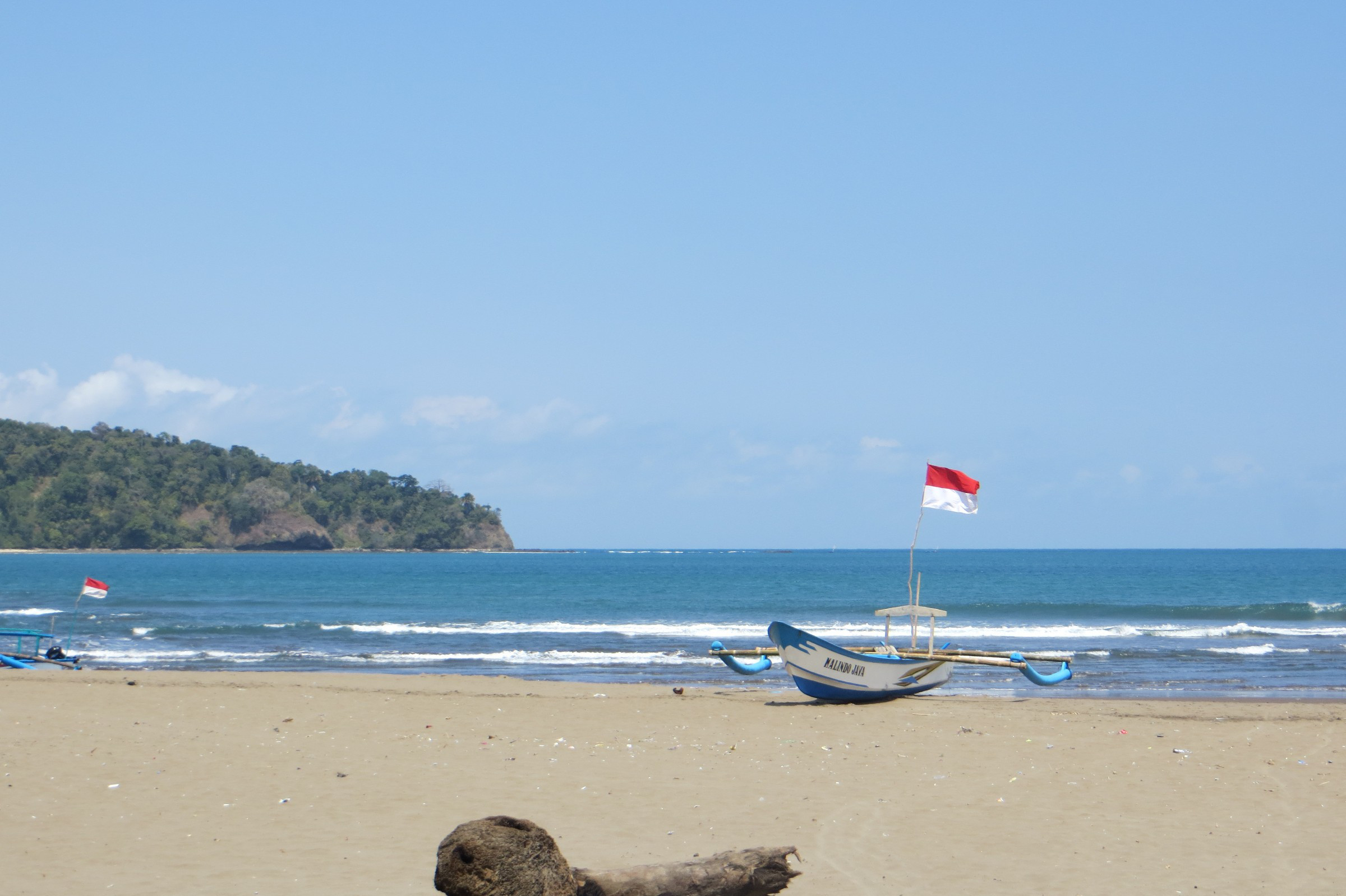 8841766-pangandaran-beach-0.jpg