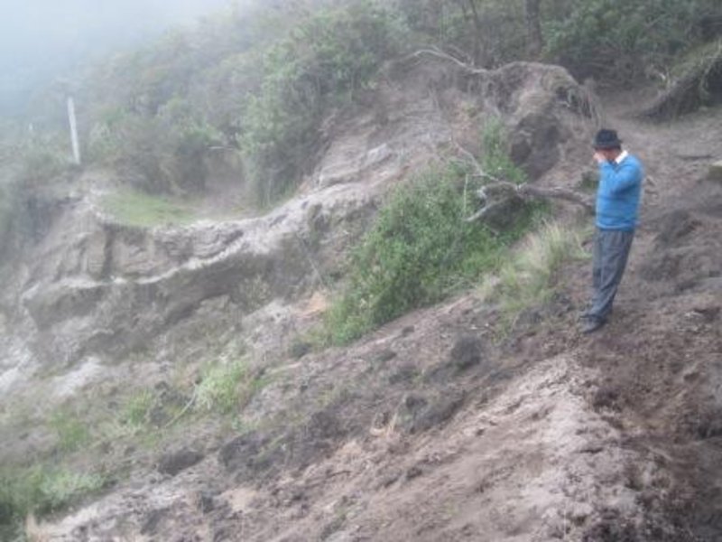 4MYaku upper end of landslide, note silt + sand source, needs reveg
