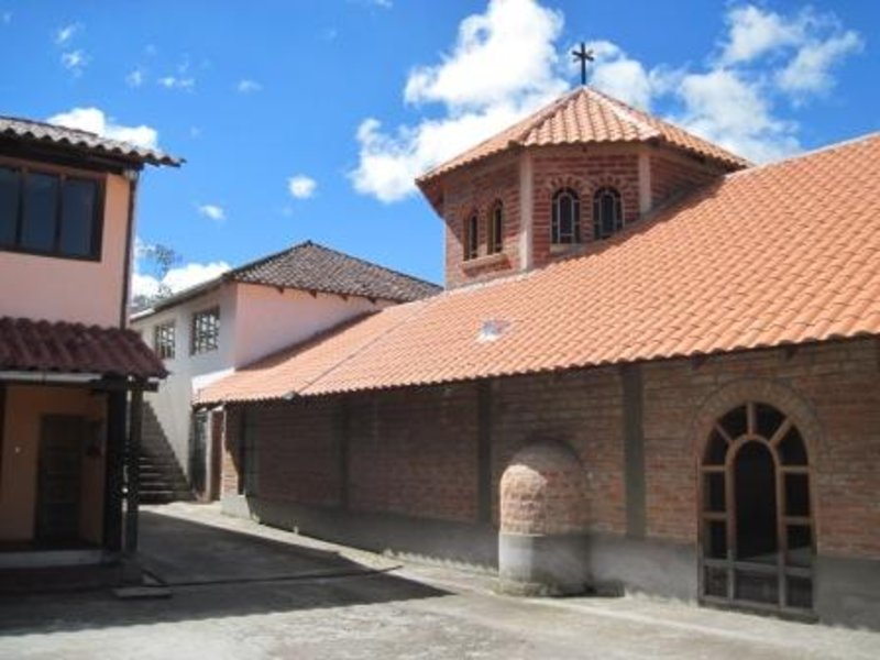 10 Isinlivi church, chapel in rear undergoing renovation