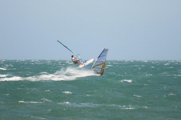 The Mui Ne windsurfers tried to show off...