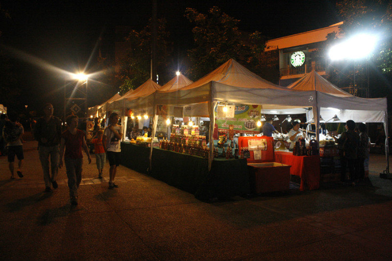 a surprise night market!