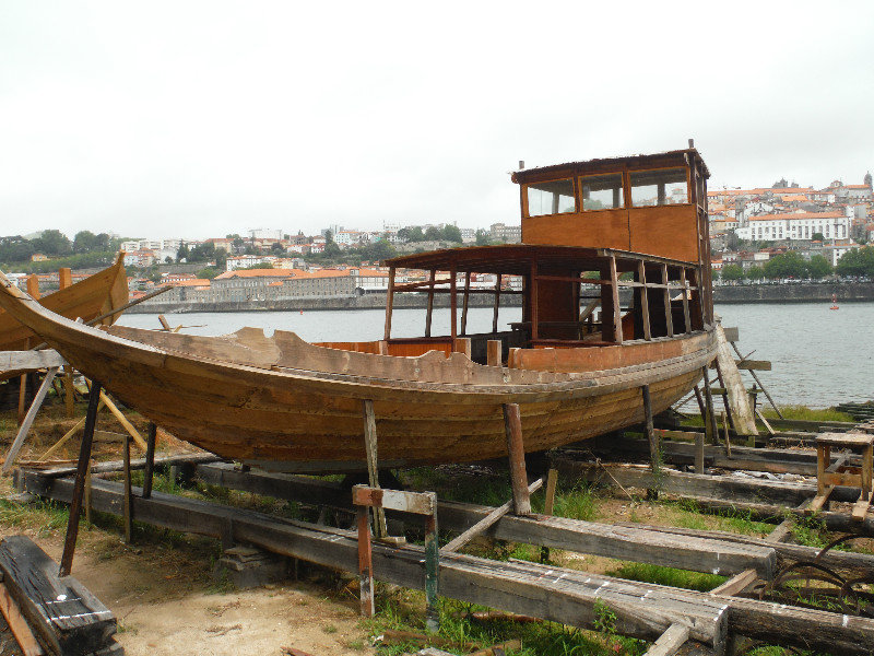 Traditional port barge being built