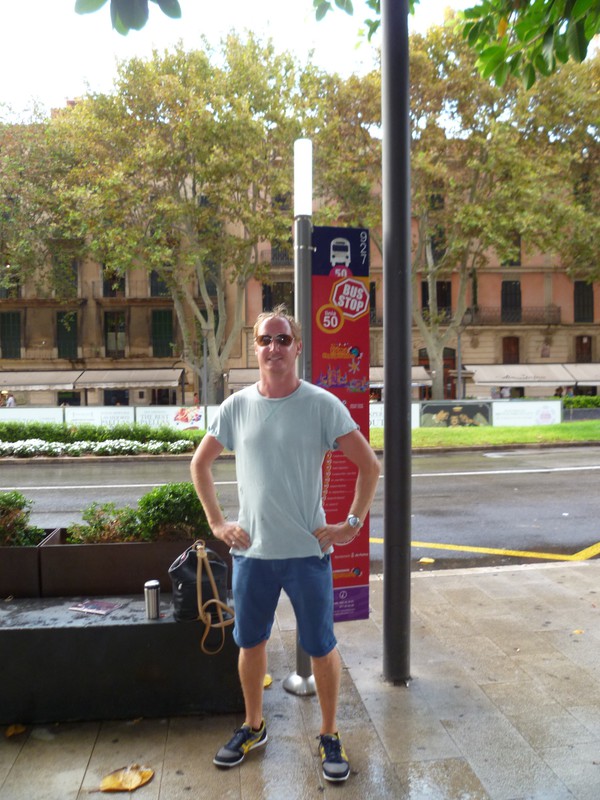 Waiting for the sightseeing bus - Palma