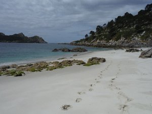 Isla Cies - We are the first footsteps of the day on the beach