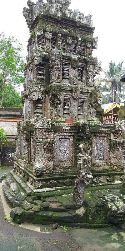 a stone carving in kehen temple