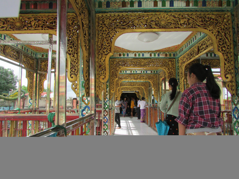 Walkway Botataung Pagoda