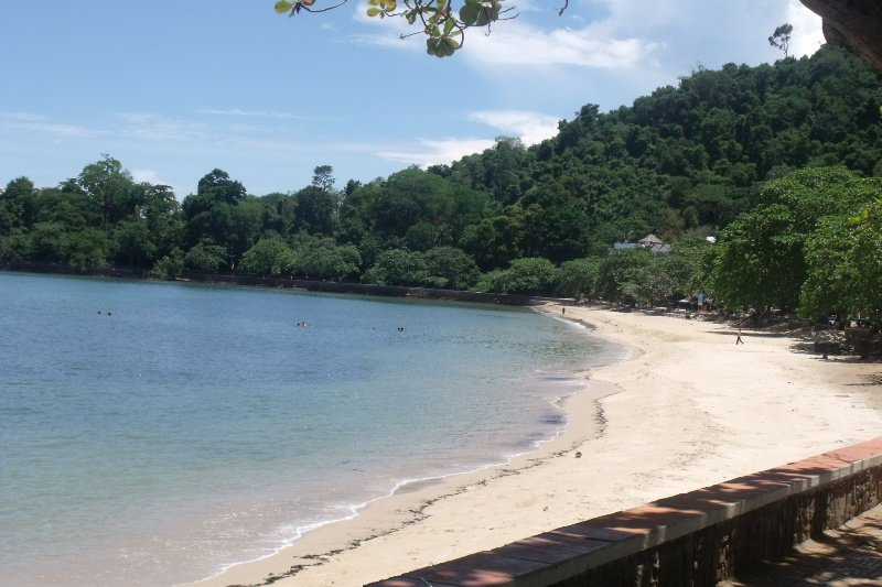 A small sandy stretch by the coast at Kep
