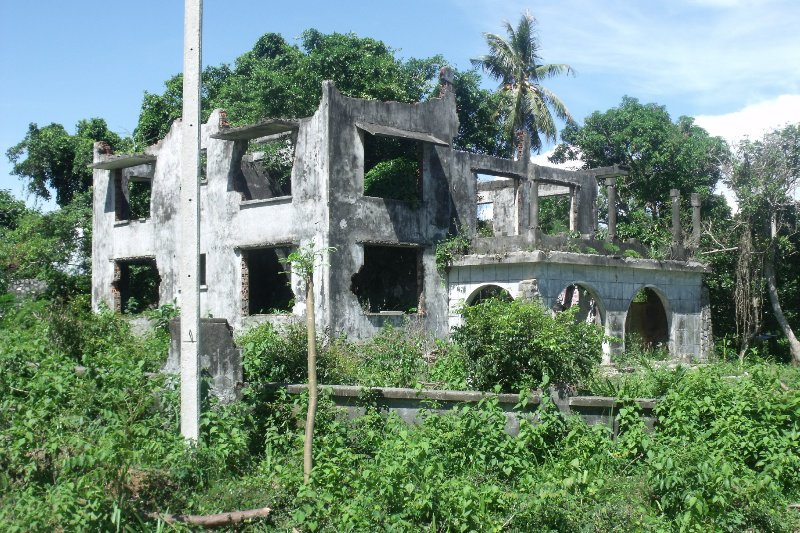 One of the many villas in Kep destroyed by the Khmer Rouge