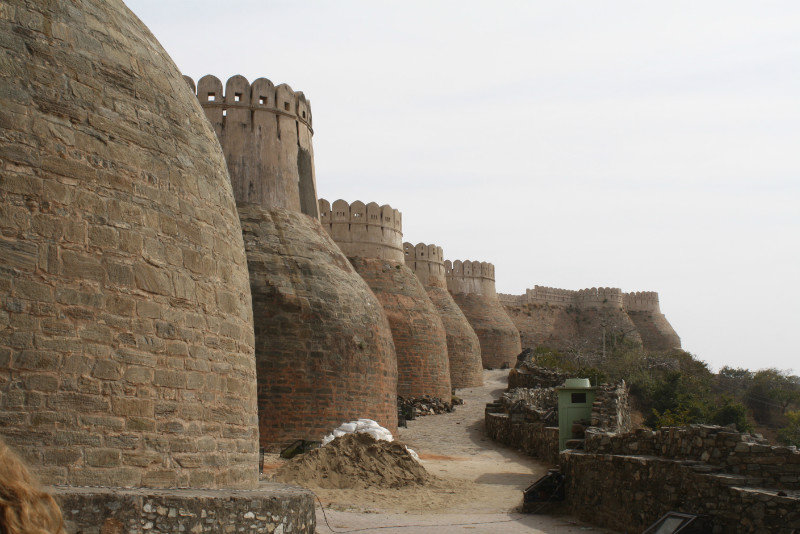 Die Mauern von Kumbhalgarh Fort