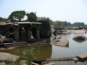 Tempel im Fluss