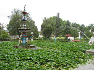 Wasserspiele im Park