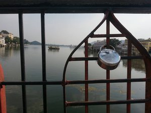 Auch Udaipur hat ne Schlossbrücke