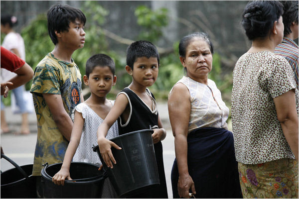 Burmese Cyclone survivors wait for water aid