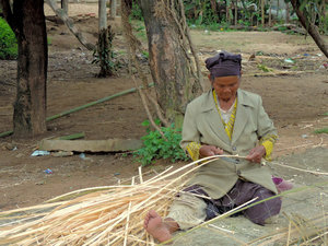 Bambus vorbereiten um zu flächten