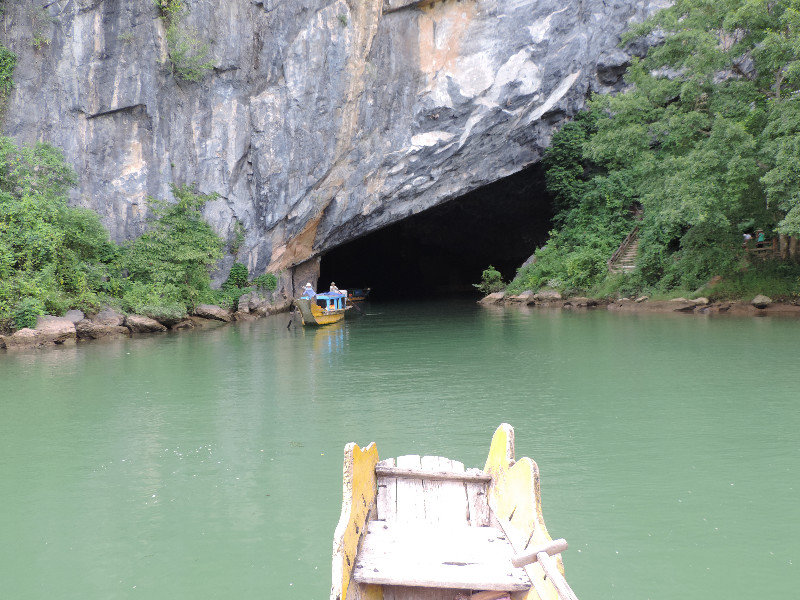 der Eingang zur Phong Nha Höhle