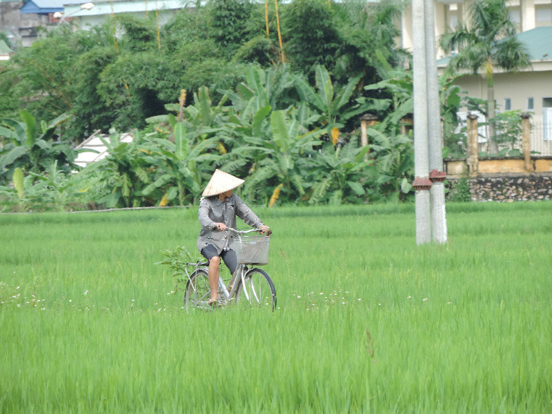 in den Dörfern fahren sie noch Fahrrad