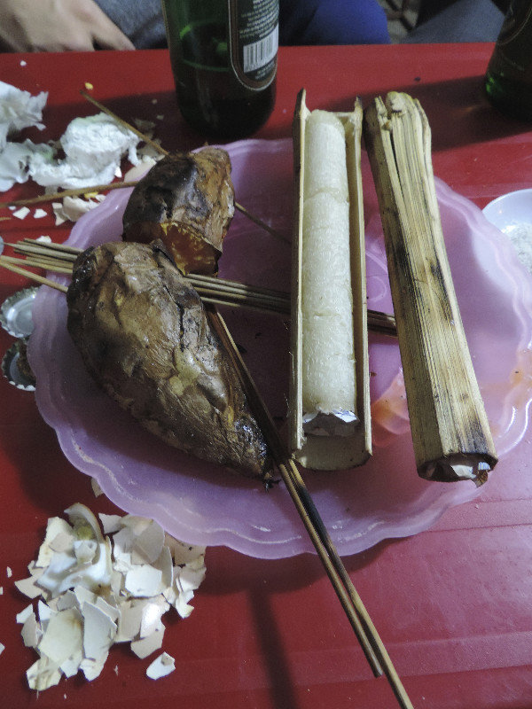 Reis im Bambus und Süsskartoffel
